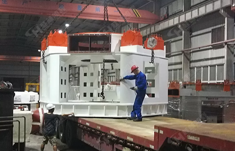 桂林鴻程磨粉機安裝工人五一堅守崗位，保證客戶磨粉生產線按計劃投產