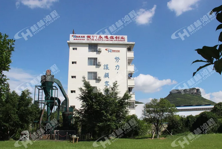 小型礦石磨粉機在哪里能買到？ 到桂林鴻程磨粉機生產基地